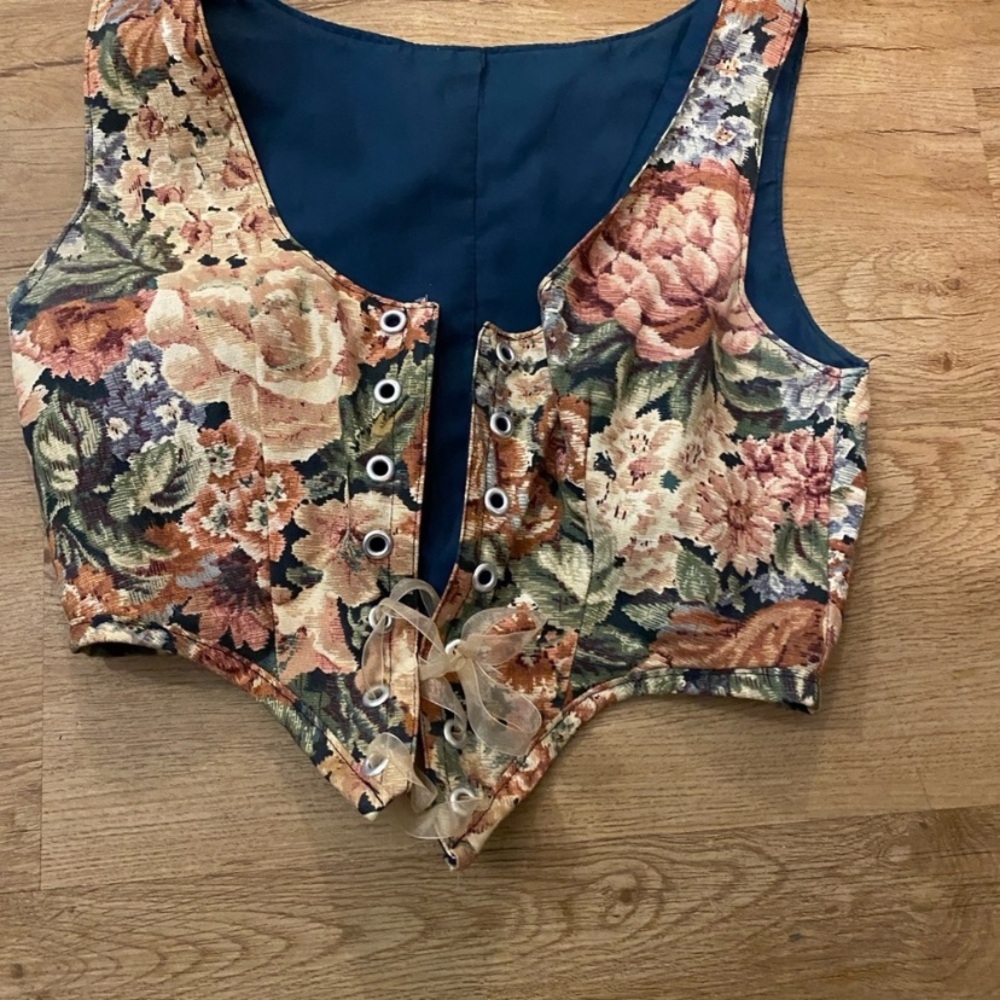 Floral Lace-Up Top - Picture 8 of 11